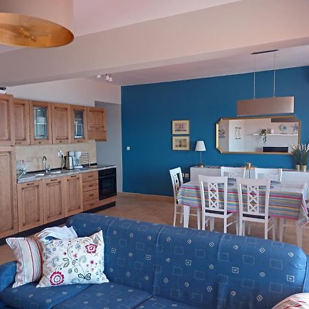 Navy Blue Apartment Nea Skioni Bagian luar foto