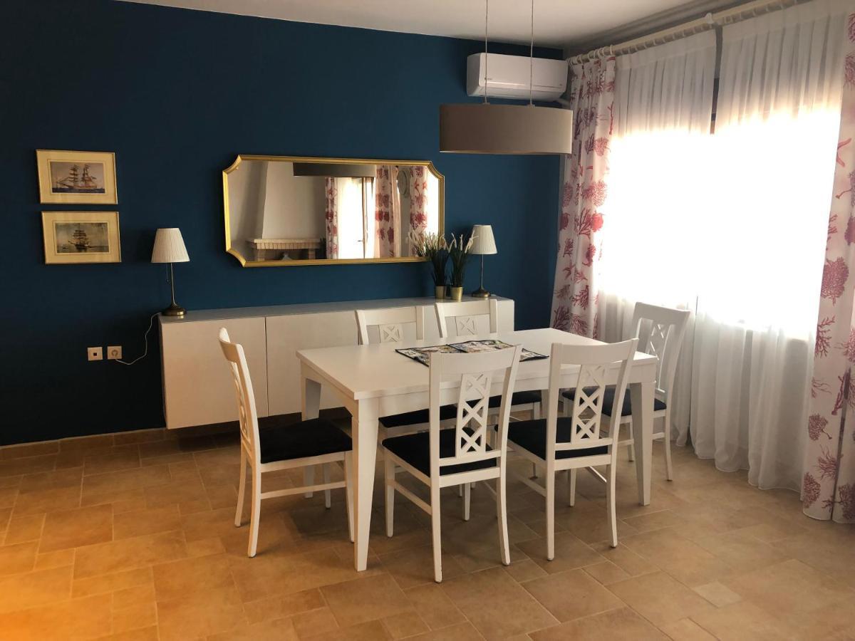 Navy Blue Apartment Nea Skioni Bagian luar foto