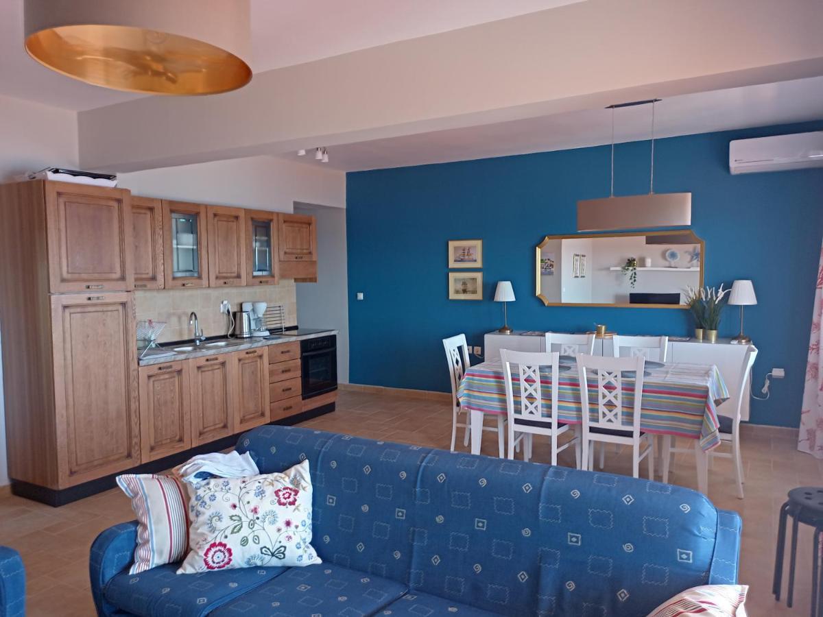 Navy Blue Apartment Nea Skioni Bagian luar foto