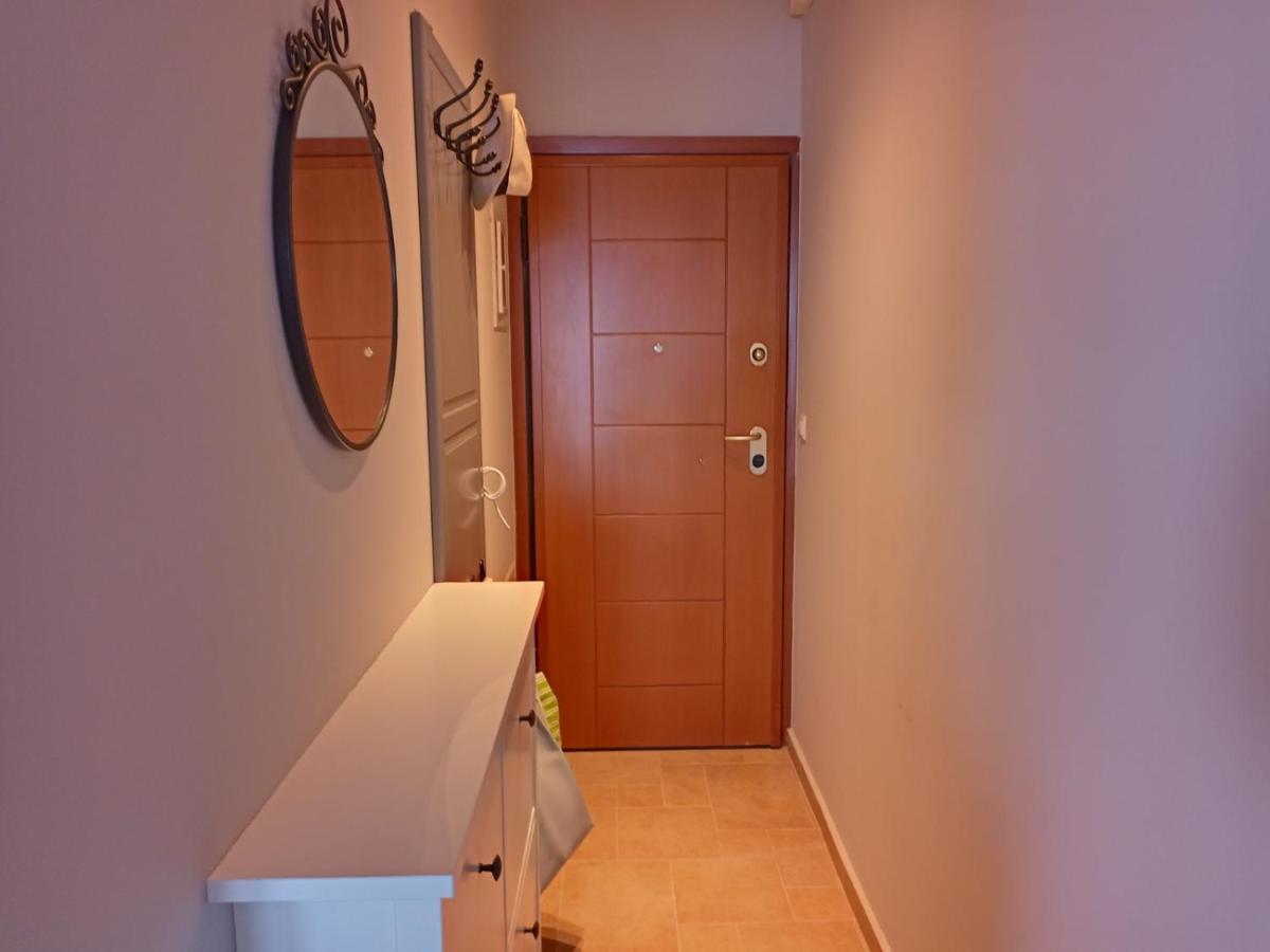 Navy Blue Apartment Nea Skioni Bagian luar foto