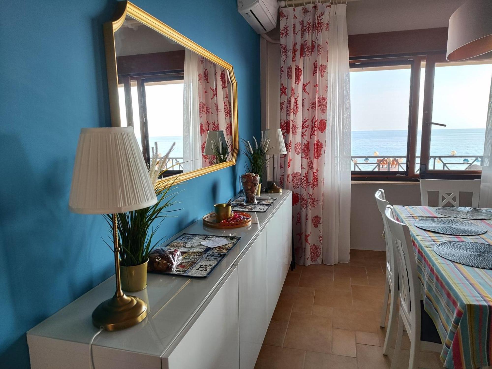 Navy Blue Apartment Nea Skioni Bagian luar foto