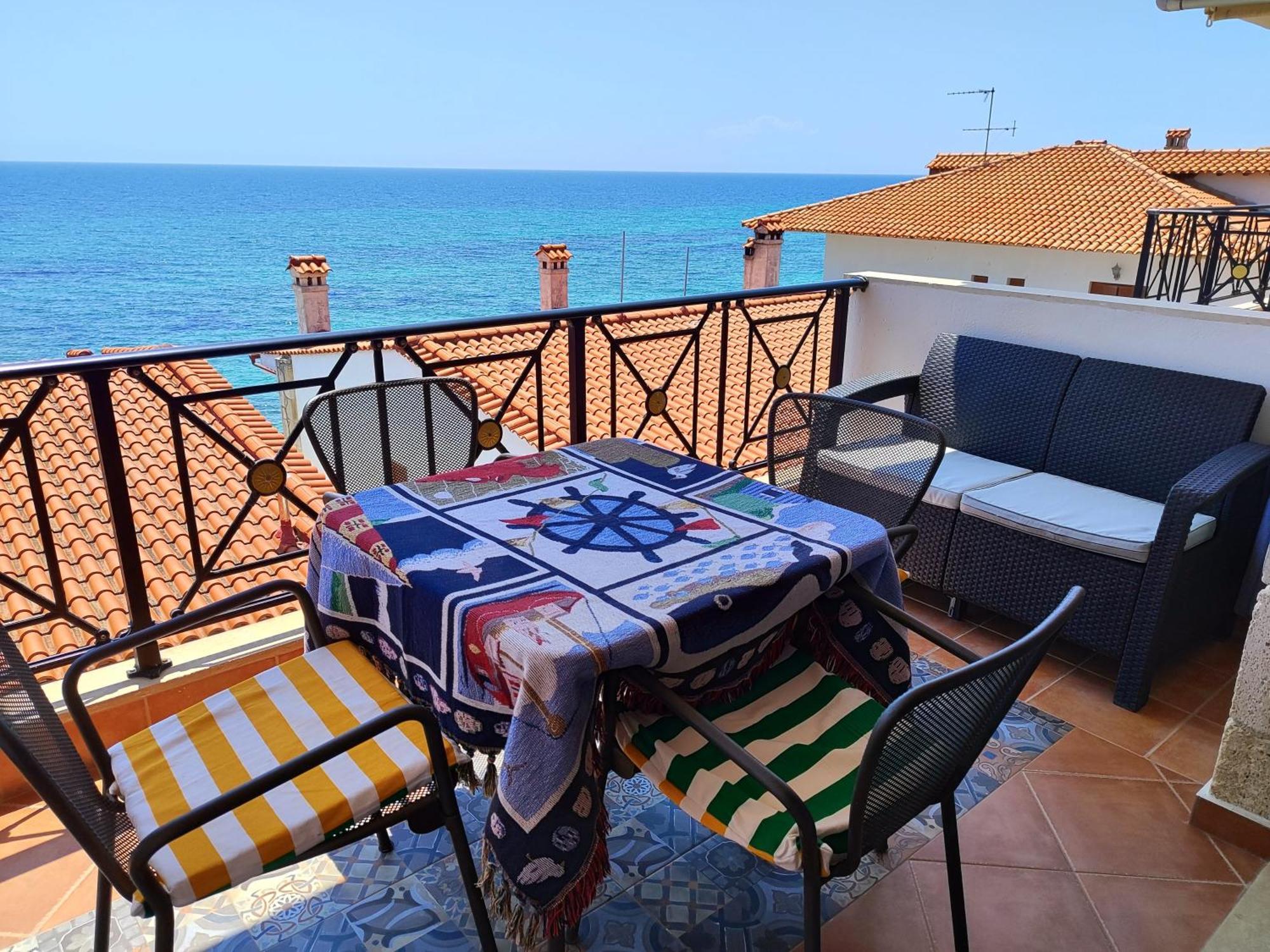 Navy Blue Apartment Nea Skioni Bagian luar foto