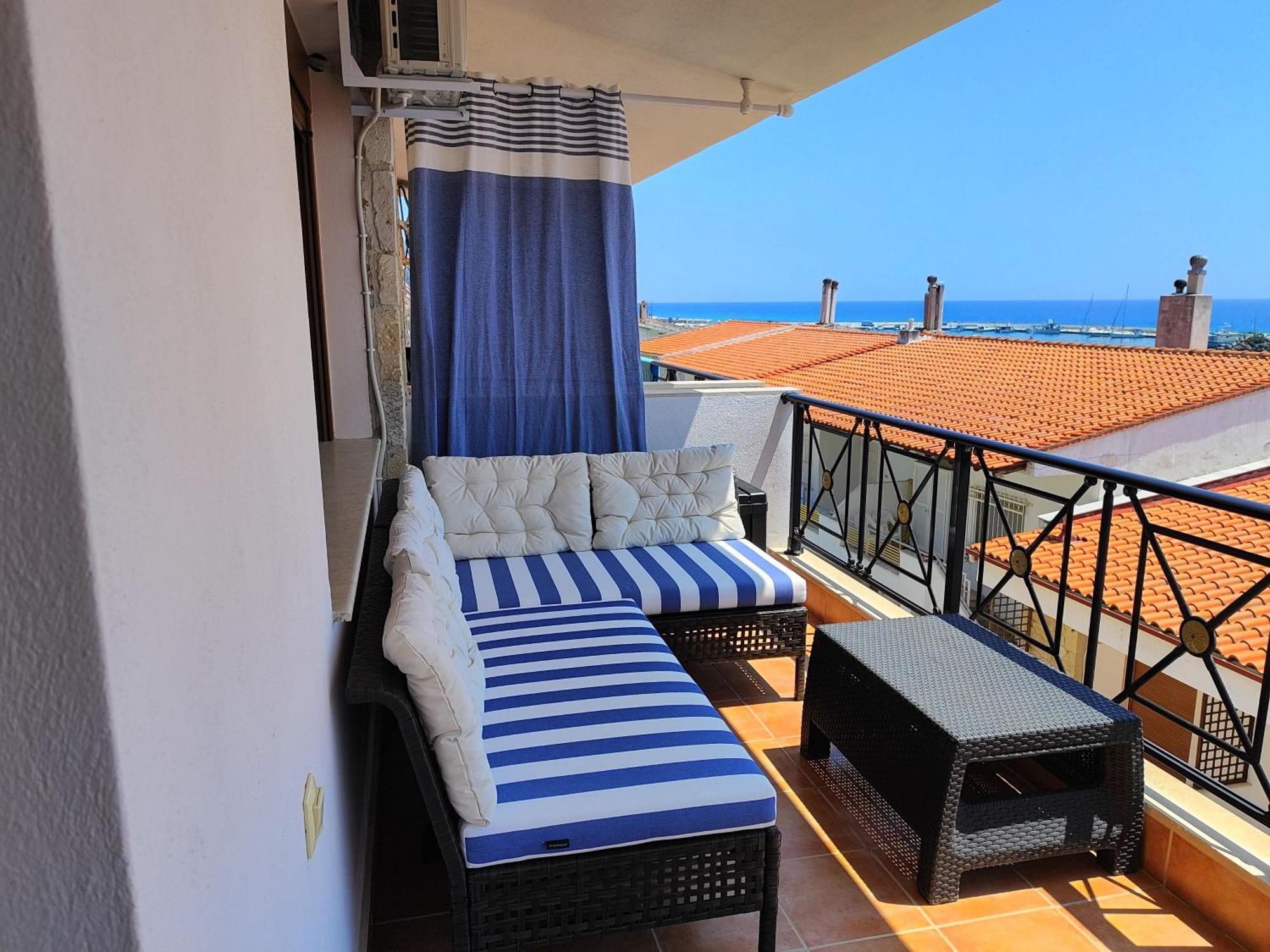 Navy Blue Apartment Nea Skioni Bagian luar foto